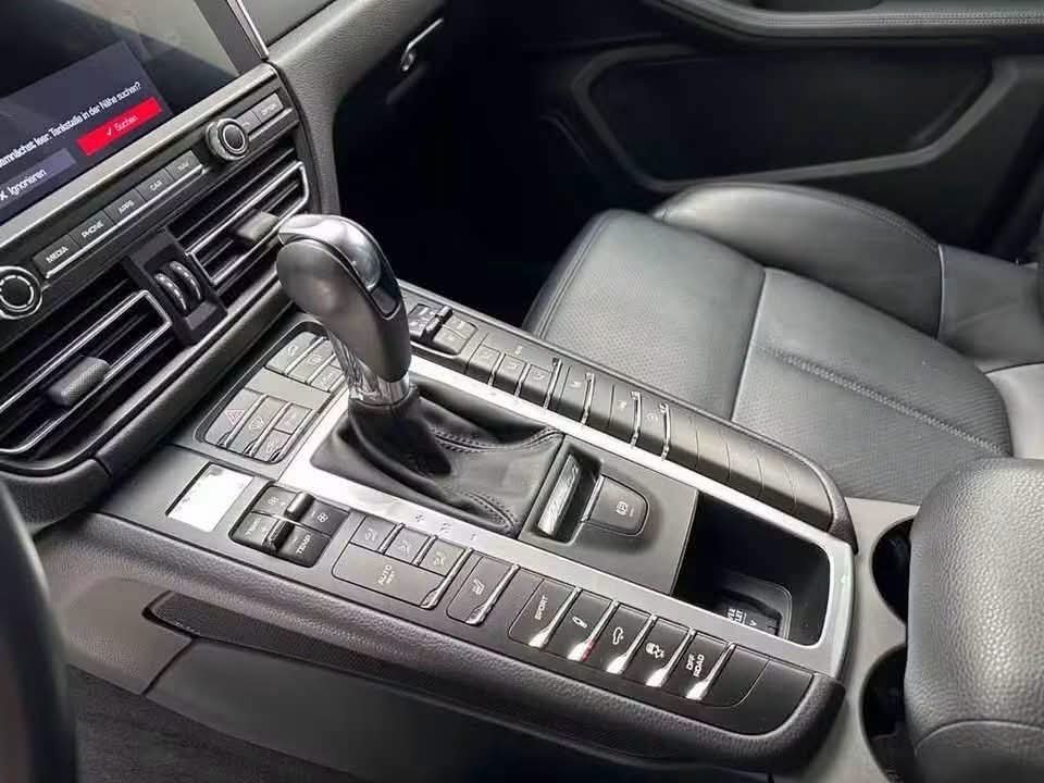 Porsche Macan - image 15