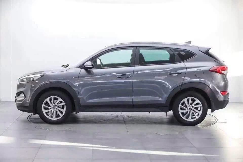 Hyundai Tucson 1.7 CRDi - image 8
