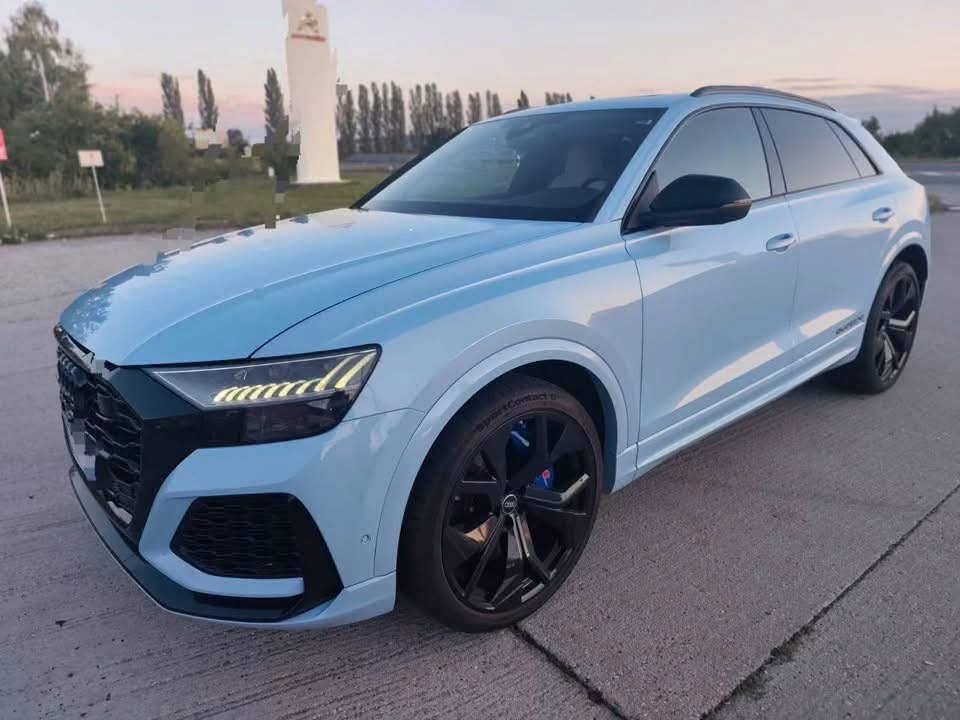 Audi RS Q8 TFSI quattro tiptronic - image 4