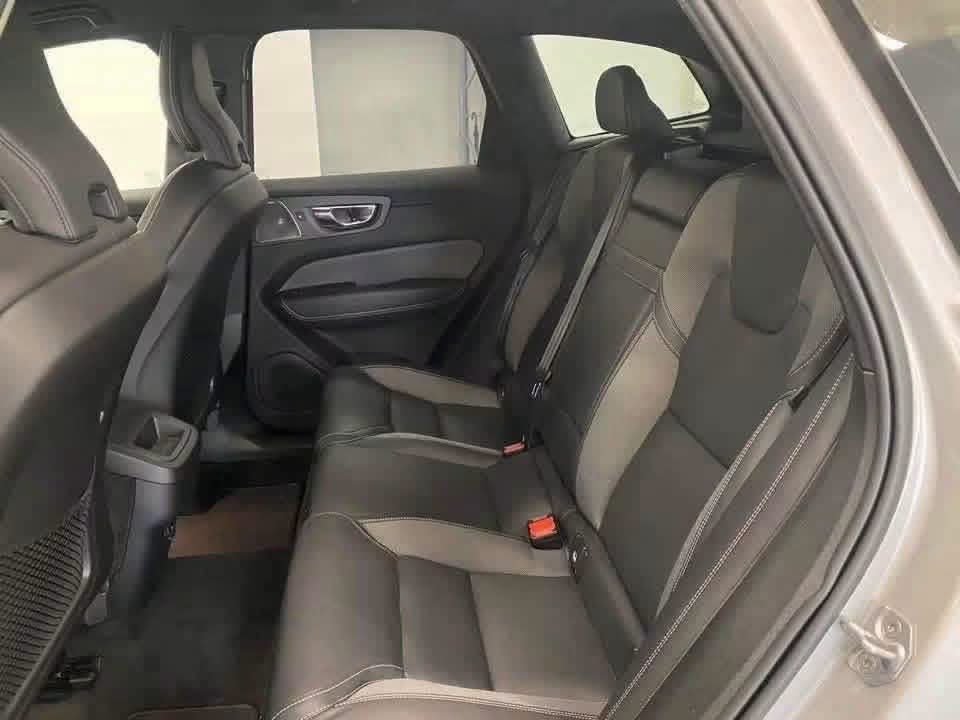 Volvo XC60 - image 10