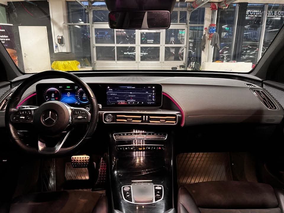 Mercedes-Benz EQC 400 4MATIC - image 11