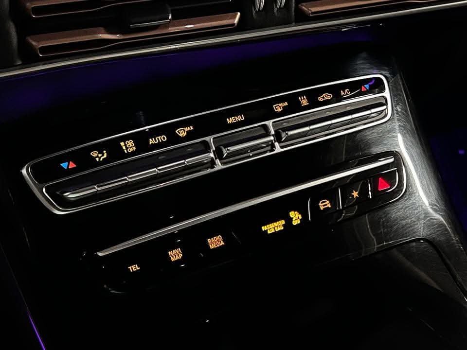 Mercedes-Benz EQC 400 4MATIC - image 12