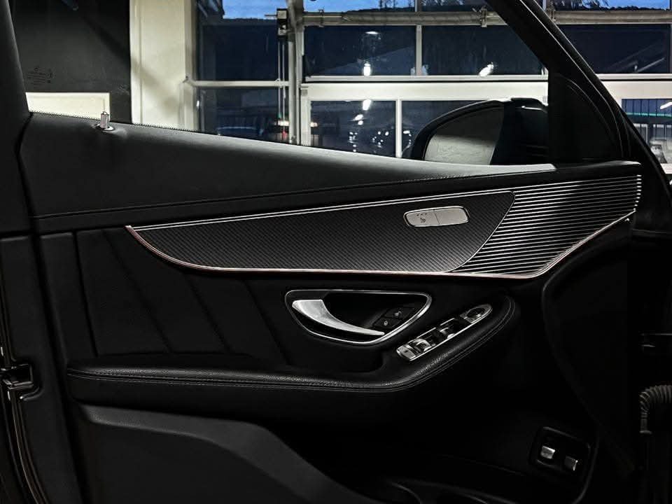 Mercedes-Benz EQC 400 4MATIC - image 14