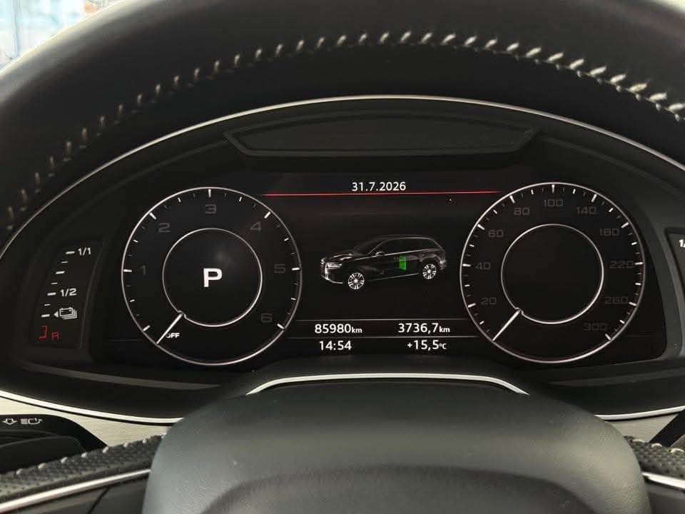 Audi Q7 SUV - image 17