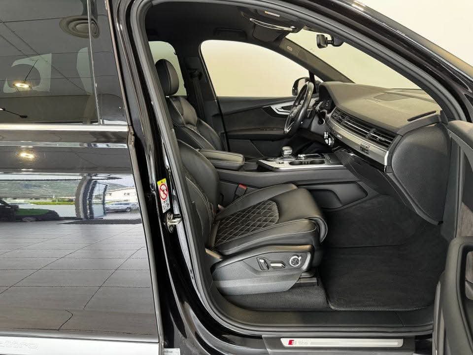 Audi Q7 SUV - image 26