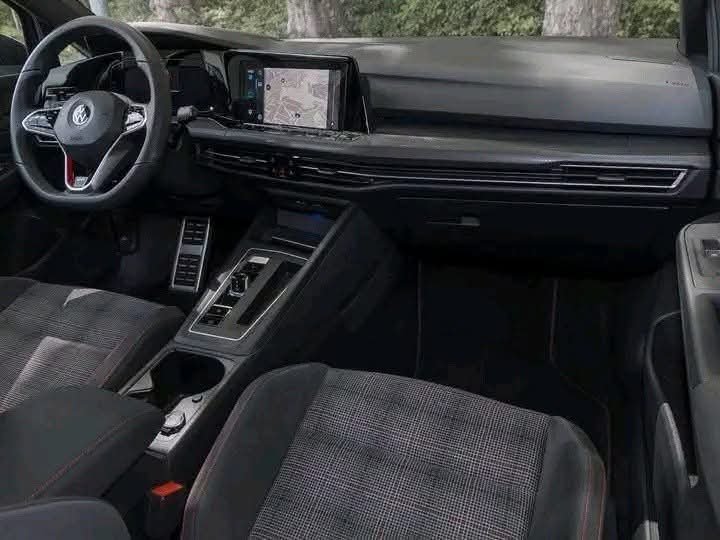 Volkswagen Golf VIII GTI Black Style - image 8