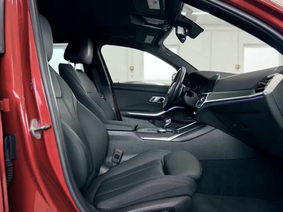 BMW 330i M Sport - image 14