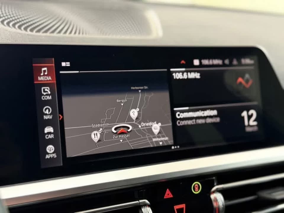 BMW 330i M Sport - image 22