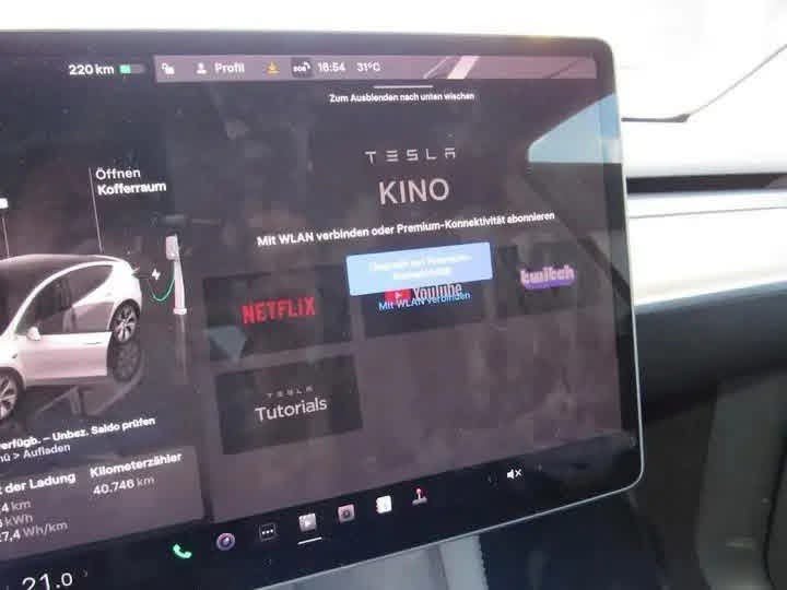 Tesla Model Y Long Range AWD - image 26