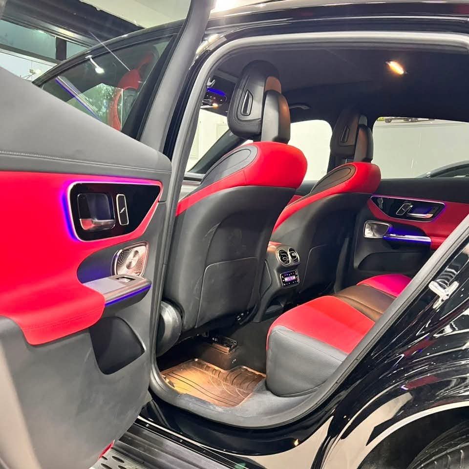 Mercedes-Benz GLC 300d - image 14