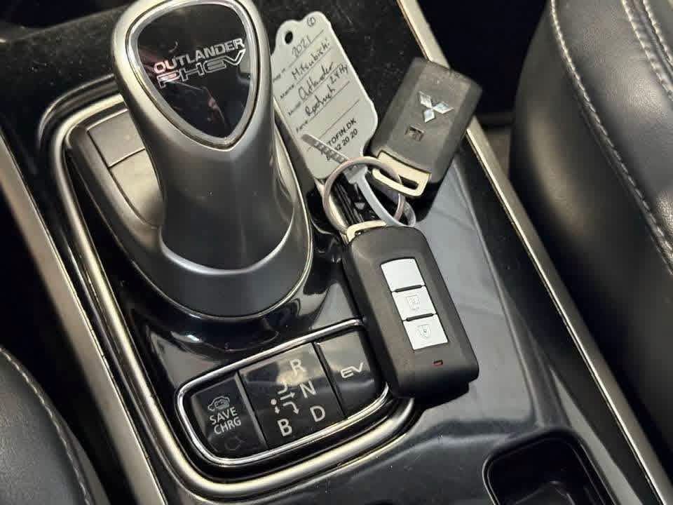 Mitsubishi Outlander PHEV. - image 8