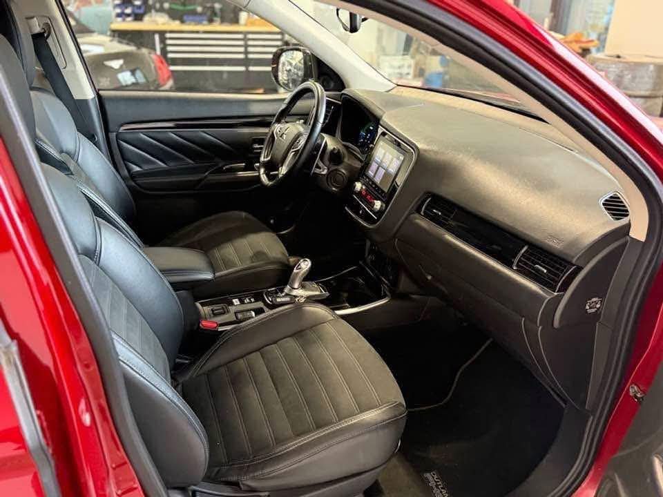Mitsubishi Outlander PHEV. - image 2