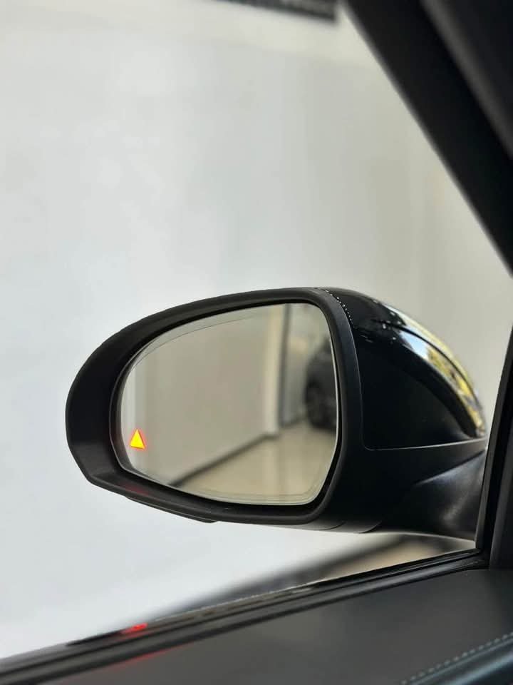 Mercedes-Benz C 300 d - image 11