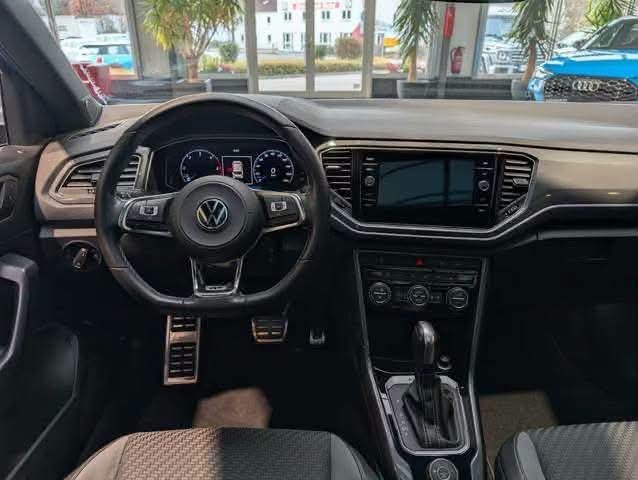 Volkswagen T-Roc Sport R-Line - image 6