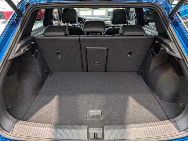 Volkswagen T-Roc Sport R-Line - image 11