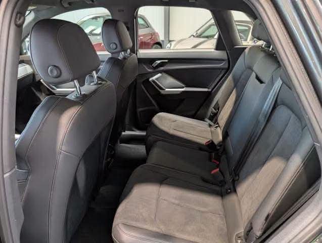 Audi Q3 35 TFSI S line - image 11