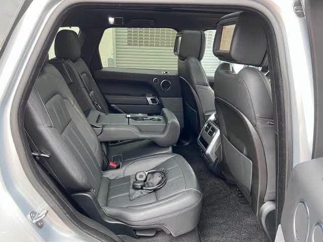 Land Rover Range Rover Sport HSE - image 24