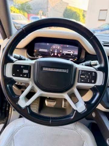Land Rover Defender 110 HSE - image 13