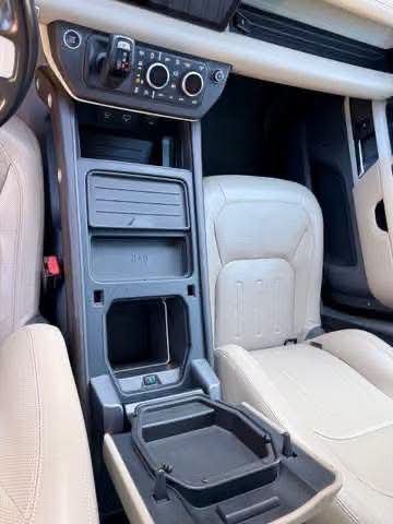 Land Rover Defender 110 HSE - image 15