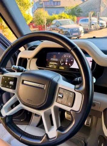 Land Rover Defender 110 HSE - image 24