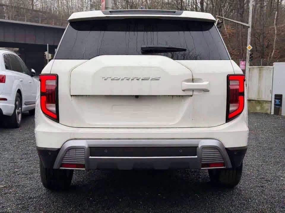 SsangYong Torres - image 2
