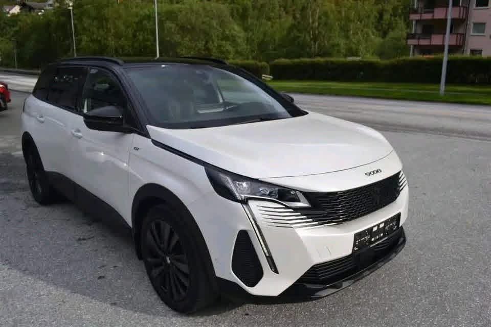Cupra Leon 1.4 e-Hybrid - image 3