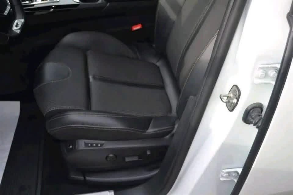 Cupra Leon 1.4 e-Hybrid - image 9