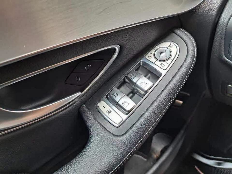 Mercedes-Benz GLC 250 Coupé 4MATIC AMG - image 13