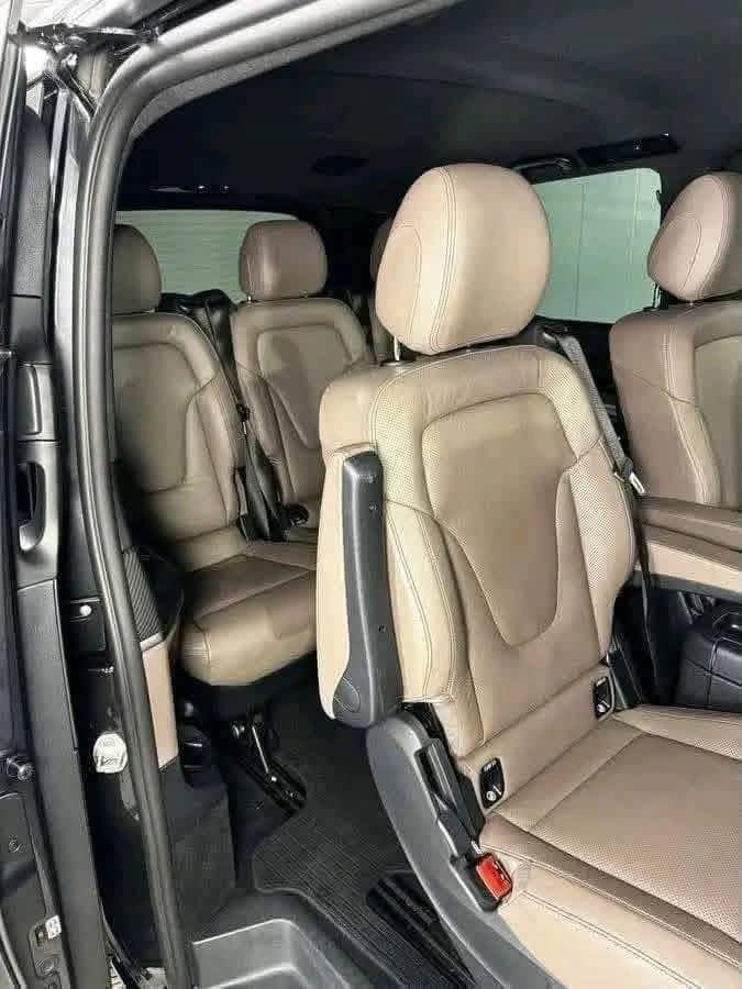 Mercedes-Benz V-Class 300 d Long II - image 23