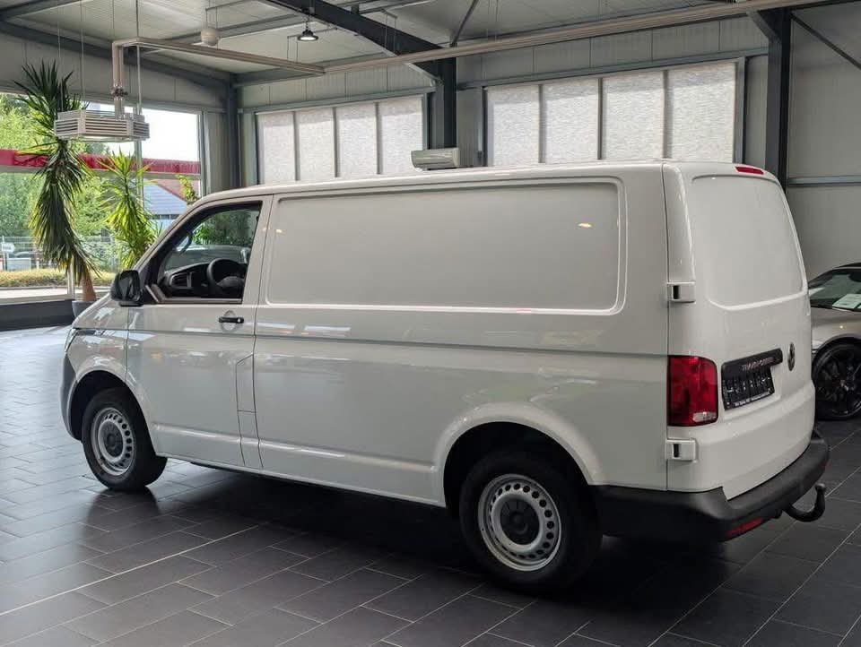Volkswagen Transporter T6.1 2.0 TDI - image 3