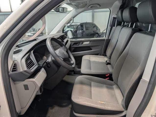 Volkswagen Transporter T6.1 2.0 TDI - image 10