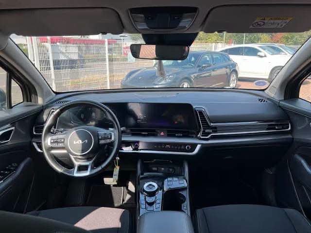 Kia Sportage Hybrid - image 12