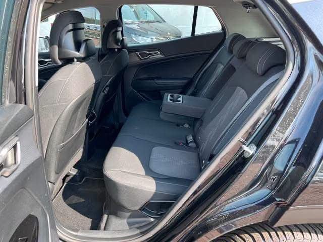 Kia Sportage Hybrid - image 24