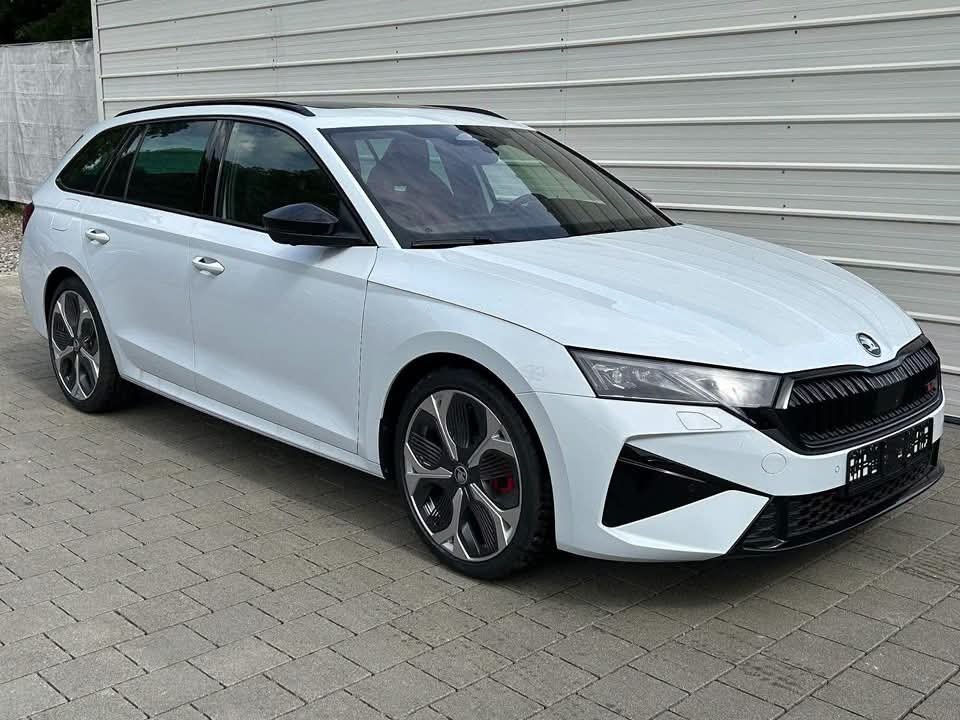 Škoda Octavia Combi RS 2.0 TSI - image 4