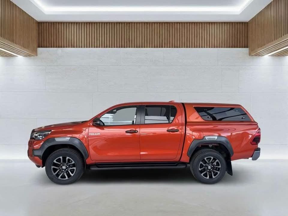 Toyota Hilux 2.8 D-4D 4WD - image 2