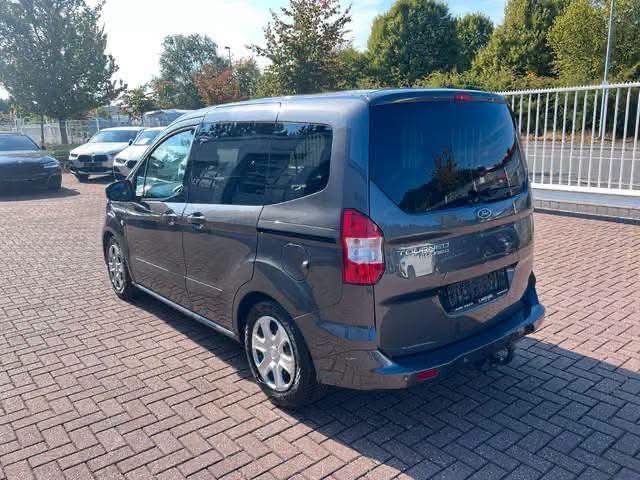 Ford Tourneo Courier 1.5 Diesel - image 4