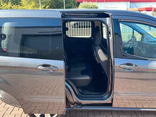 Ford Tourneo Courier 1.5 Diesel - image 18