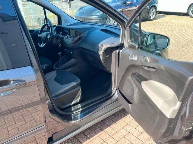 Ford Tourneo Courier 1.5 Diesel - image 21