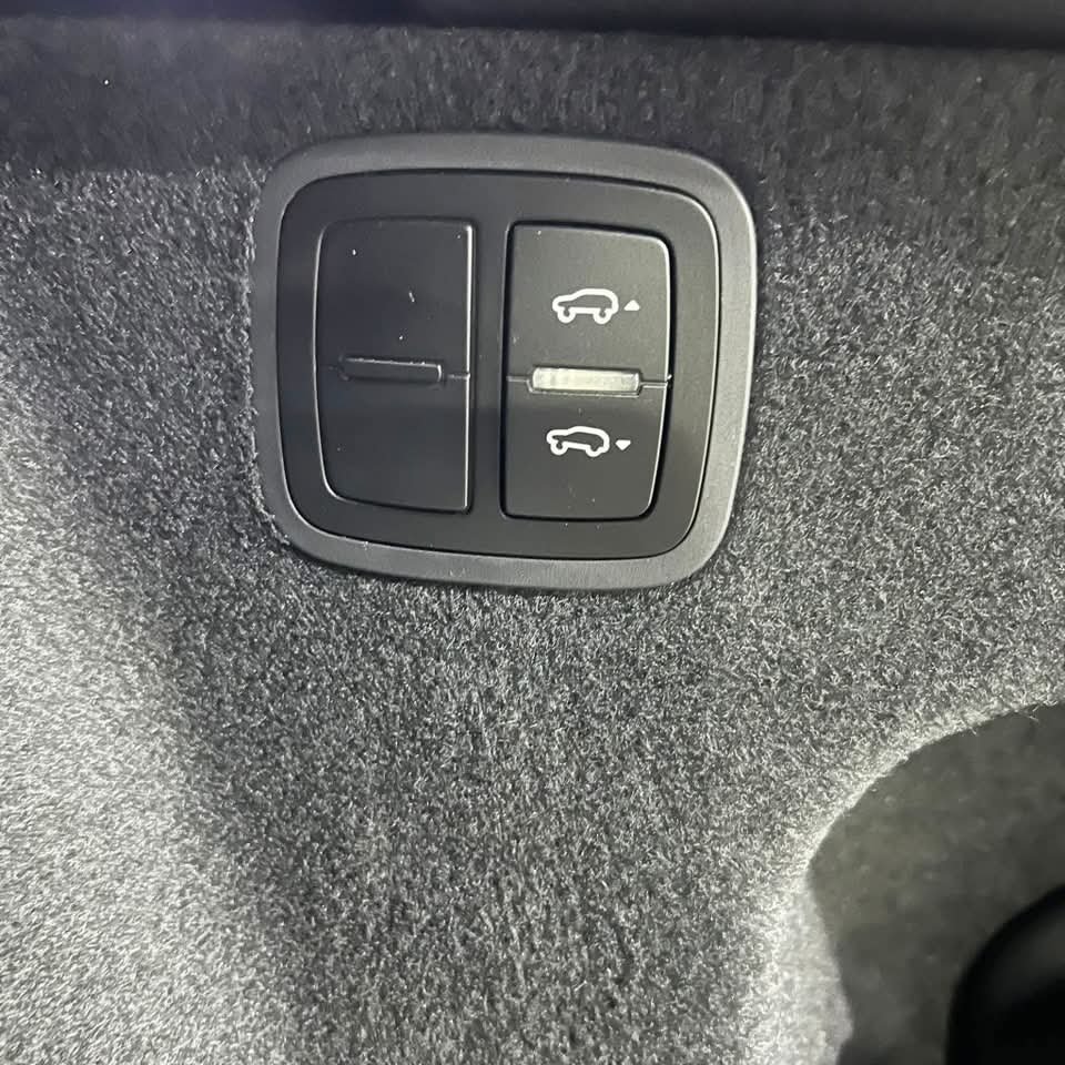 Porsche Macan T - image 20