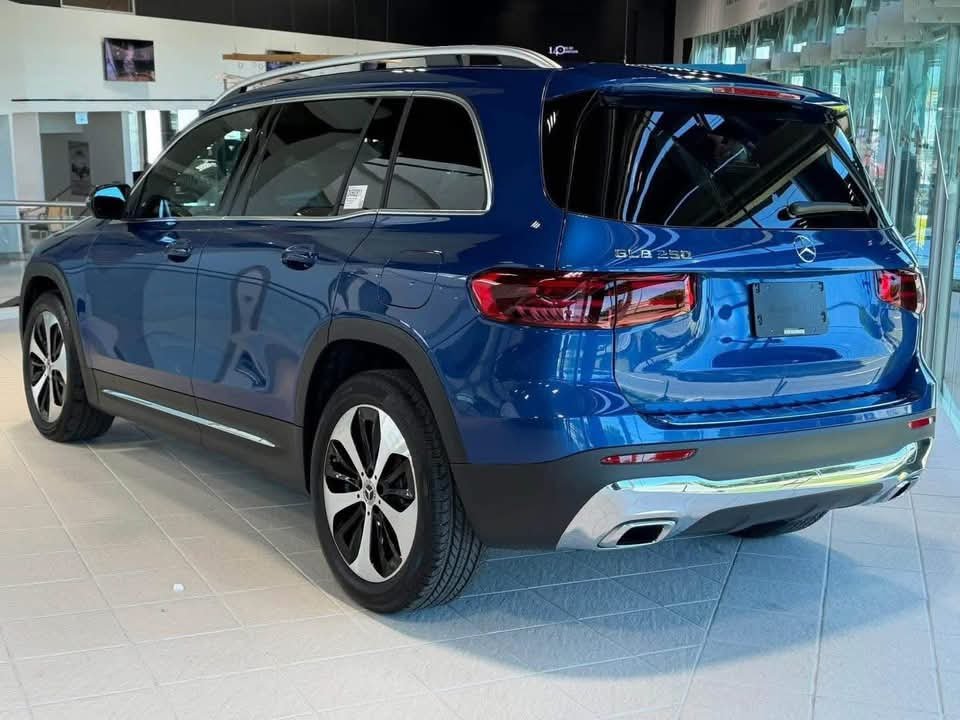 Mercedes-Benz GLB 250 - image 2
