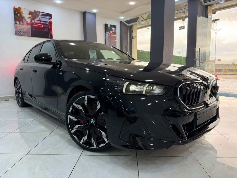 BMW 520d xDrive Black Edition - image 5
