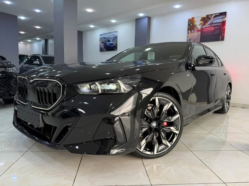 BMW 520d xDrive Black Edition - image 8