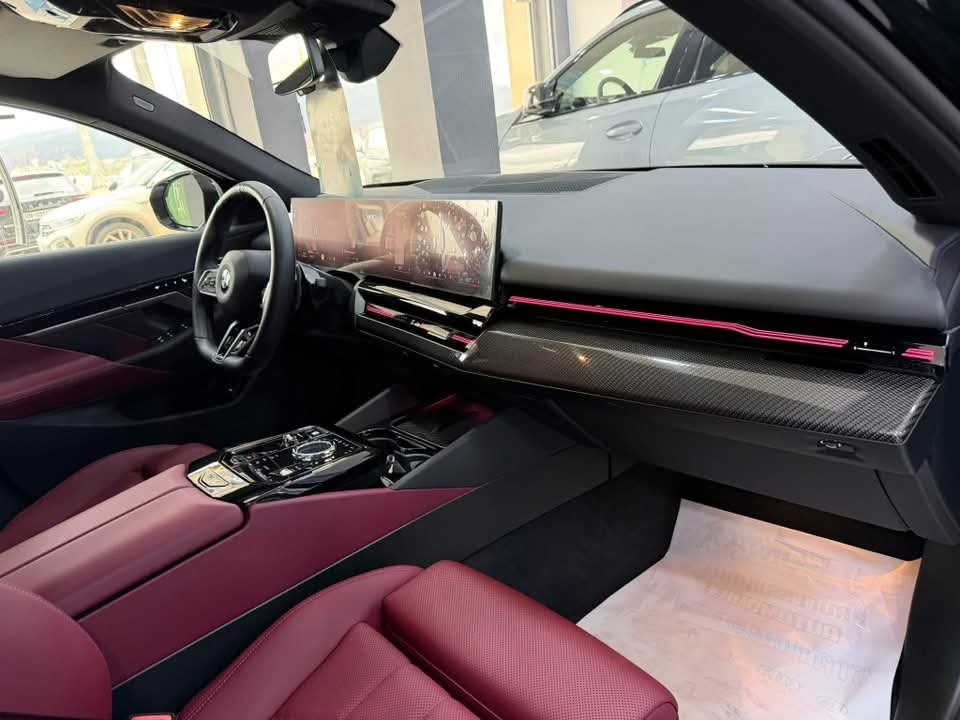 BMW 520d xDrive Black Edition - image 18