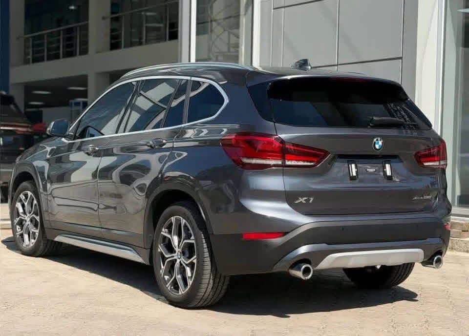 BMW X1 xDrive28i II (F48) Facelift - image 5