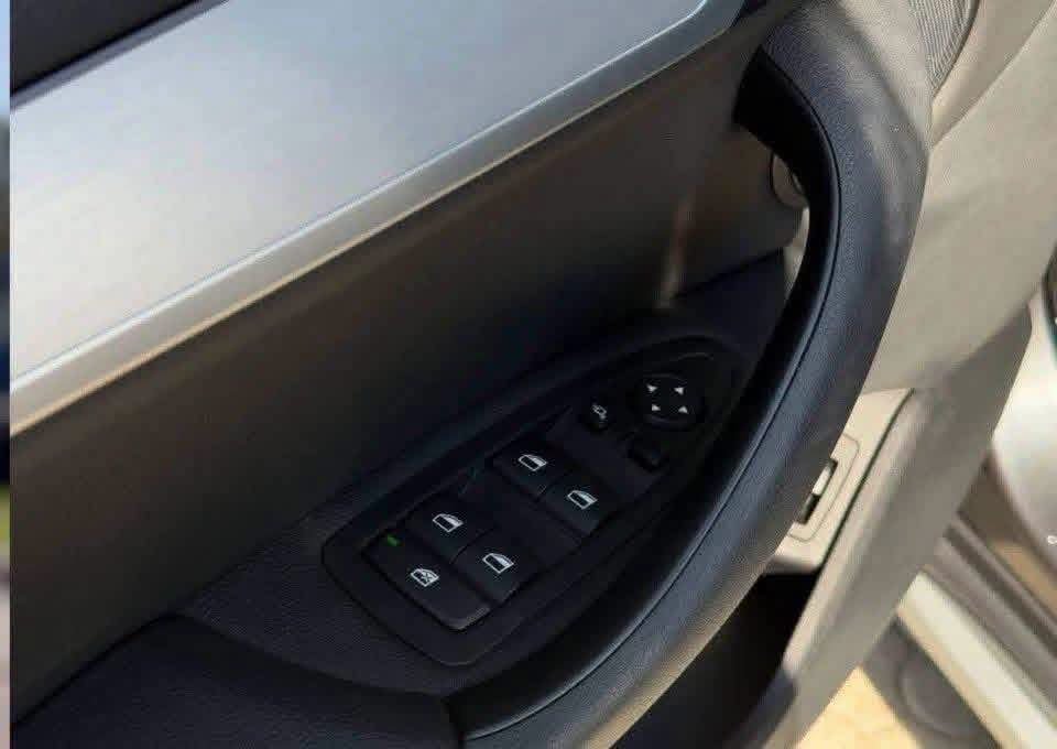 BMW X1 xDrive28i II (F48) Facelift - image 16