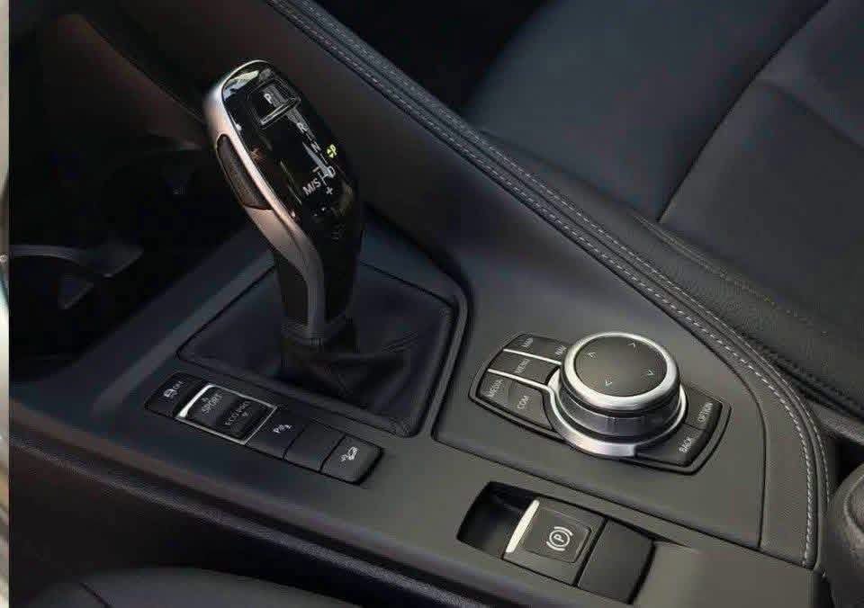 BMW X1 xDrive28i II (F48) Facelift - image 17