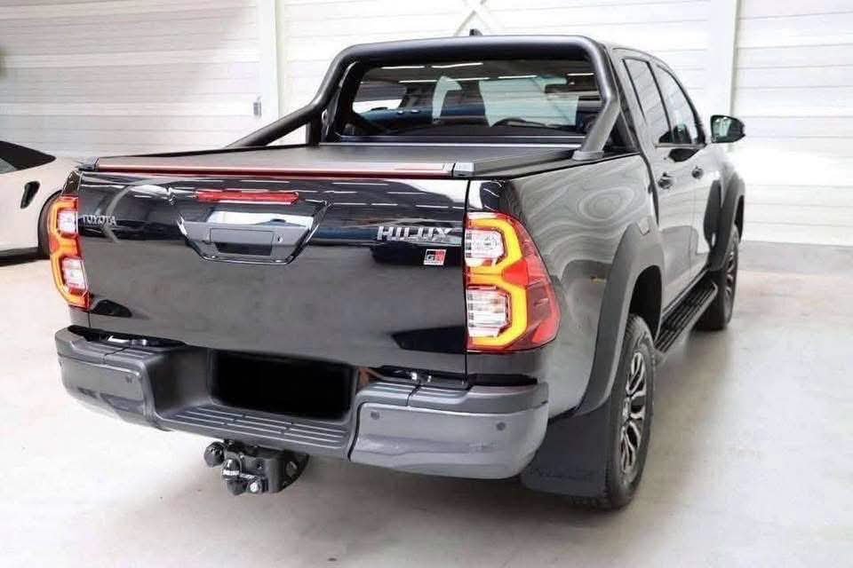 Toyota Hilux 2.8 D-4D - image 2