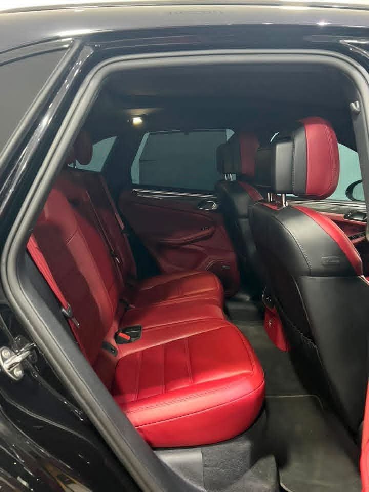 Porsche Macan T - image 18
