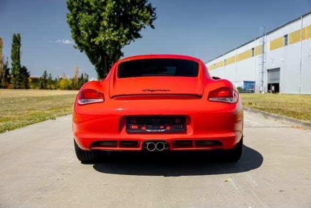 Porsche Cayman - image 2