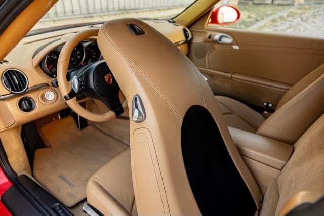 Porsche Cayman - image 27